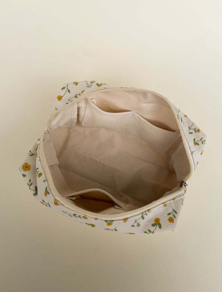 Buttercup Essentials Pouch